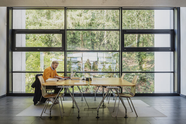 Individual workstation at ZBW Kiel