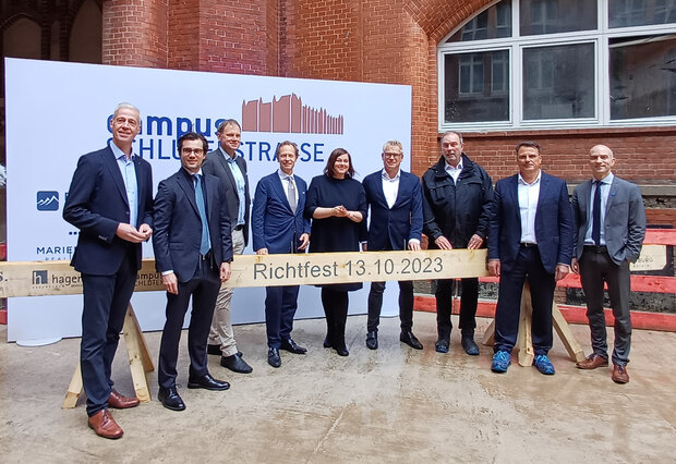 Roofing ceremony Campus Schlüterstrasse