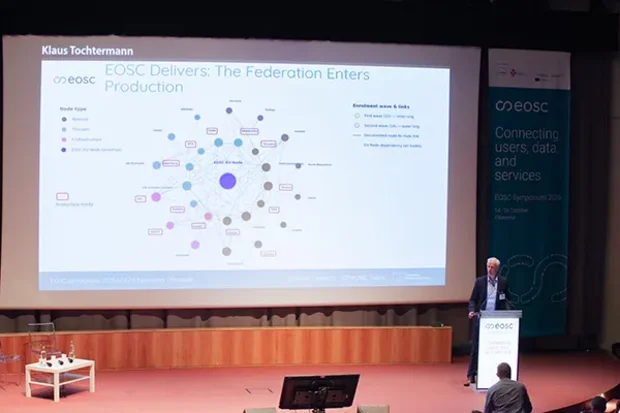 “Together, we’ve done it,” said Prof. Dr Klaus Tochtermann, Director of the ZBW – Leibniz Information Centre for Economics and Honorary President of the EOSC Association, at the EOSC Symposium held in Florence on 14 October 2026. More than 500 participants from 35 countries gathered there to discuss the future of the European research data infrastructure. 