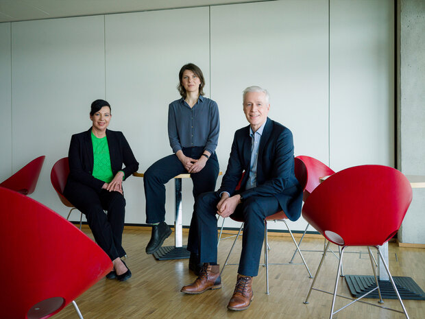 [Translate to Englisch:] Axinia Braunisch, Christiane Müller und Prof. Dr. Klaus Tochtermann