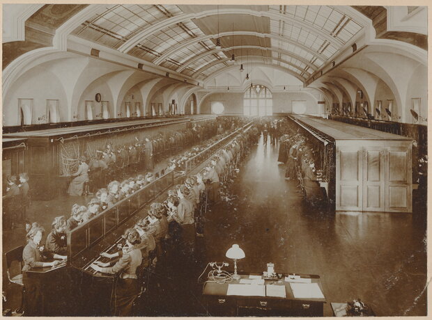 Historical inside view Schlüterstraße