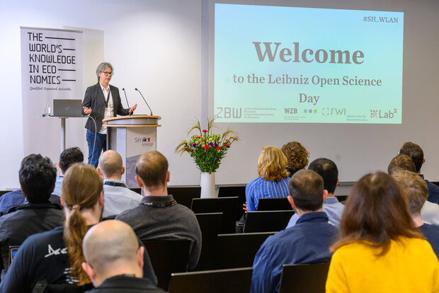 Prof. Dr Marianne Saam (ZBW – Leibniz Information Centre for Economics and University of Hamburg) welcomes the participants