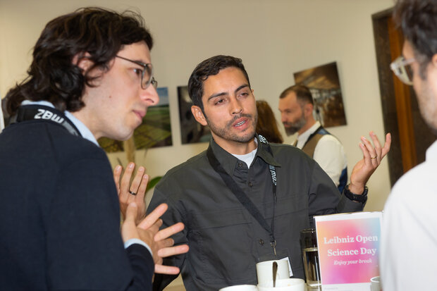 Lively discussions following the presentations