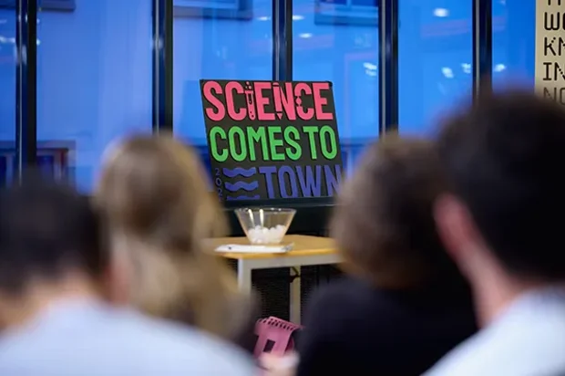 Science Comes To Town verbindet lokale Akteure und internationale Gäste zum Thema Wissenschaft in Kiel.
