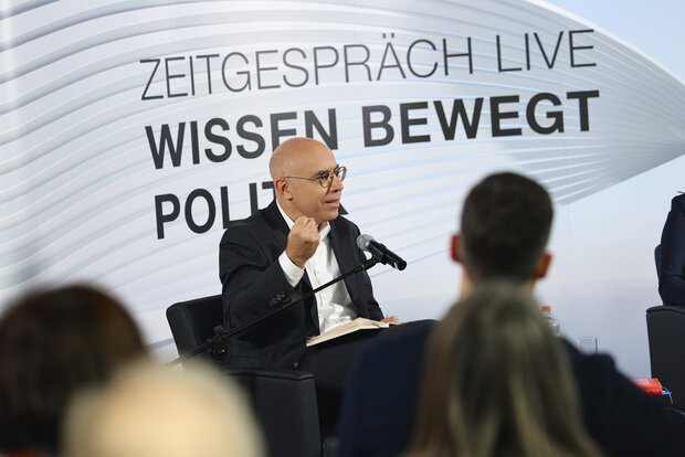 Prof. Gabriel Felbermayr (WIFO, Wien) im Zeitgespräch live - Wissen bewegt Politik